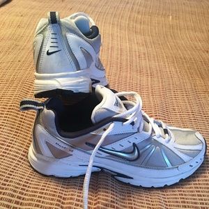 Nike tennis shoes